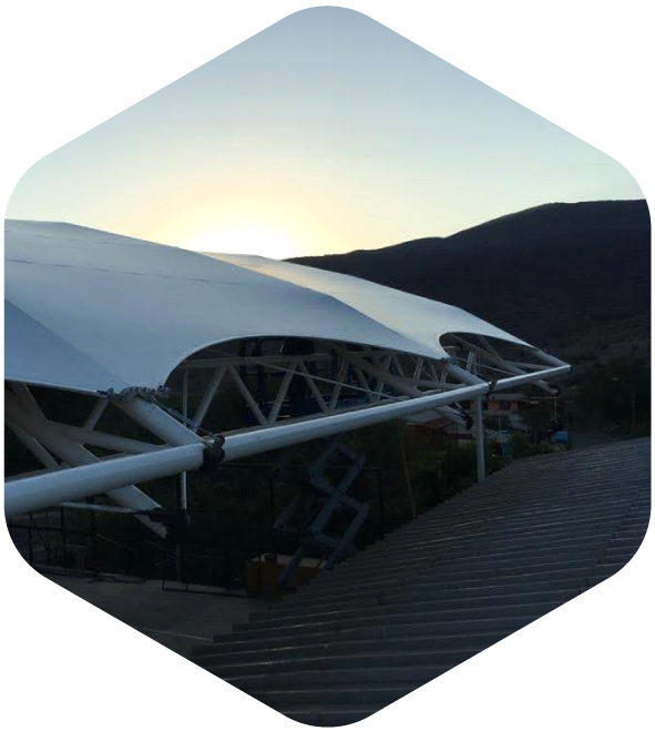 Tensoestructura cubierta por lona de PVC 100% impermeable