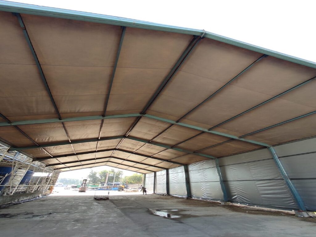 Galpón cubierto con lona de PVC 100% impermeable